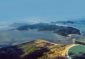Foto aérea: ilha de Santa Catarina